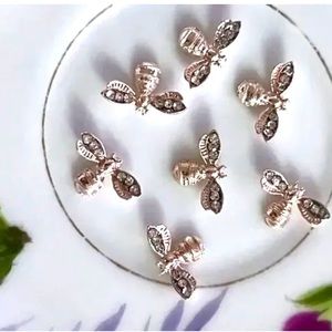 Bee white wash tone nail charms 5 pieces